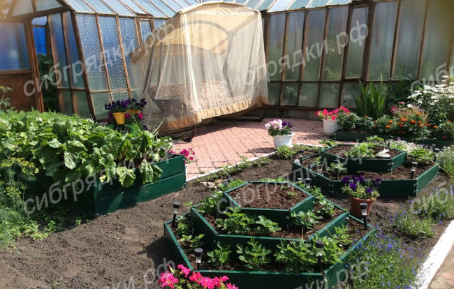 Клумба "Альпийская горка" в Череповце